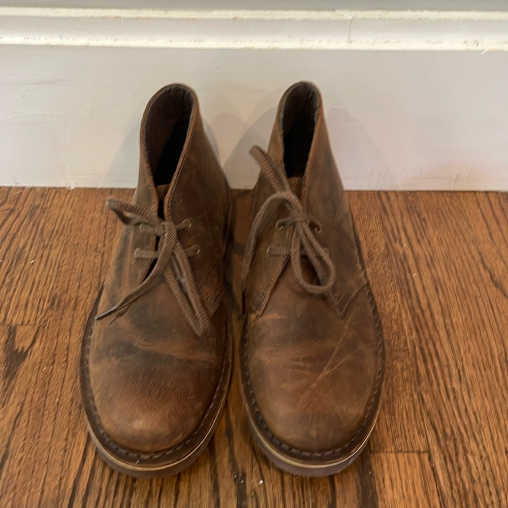 Clark’s women Dark Beeswax Desert boot - size 8 1/2